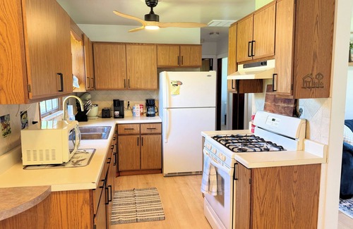 Chincoteague House | Salty Sunset Cottage - Single Family Home- Bikes and Beach Gear-Close to town