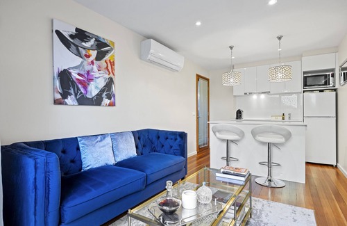 Macarthur House | Samanda's- 4pm check out Sundays|Modern|Cosy|Private|Bush Walks