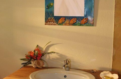 Ambaro Bed & Breakfast | Sambatra