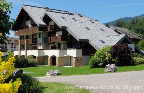 Samoens Apartment | Samoëns apartment, sleeps 5 within village. Free Wi-Fi