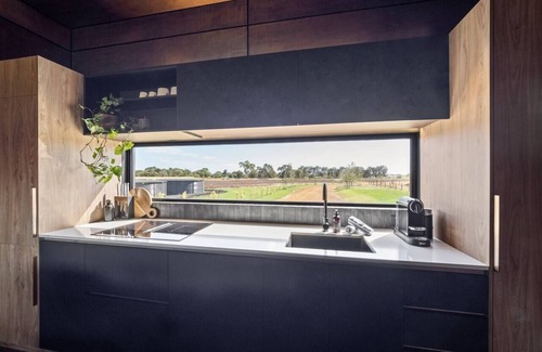 Wonnerup Ski Chalet | Samphire Chalet Banksia A Serene Natural Beauty