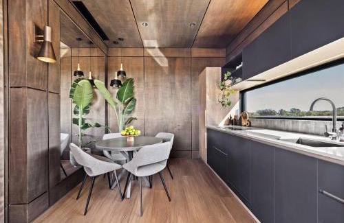 Wonnerup Ski Chalet | Samphire Chalet Banksia - A Serene Natural Beauty