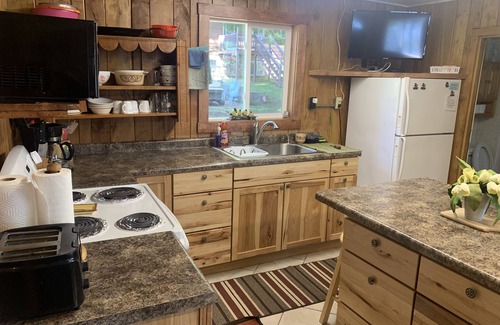 Sarona Cabin | Sam’sPlace Cabin 3 on Long Lake, near shoreline. Own dock available.