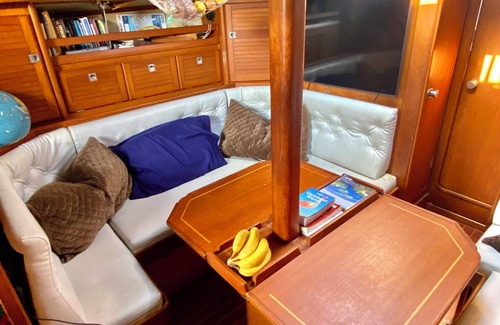 Achutupo Boat Rental | San Blas Private sailing & snorkeling charter with WiFi in remote islands