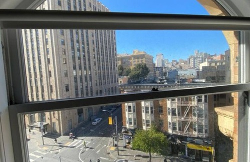 Civic Center Condo | San Francisco Methodist loft-style Condo