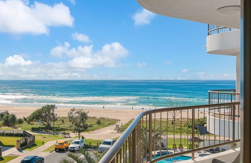 Tugun Apartment | San Simeon 33 - Absolute Beachfront Tugun - Min. 3 Night Stays