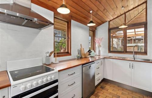 Broulee House | Sand at Broulee