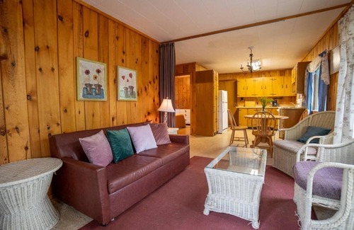Carling Cottage | Sand Bay: 2-Bedroom Cottage #11n
