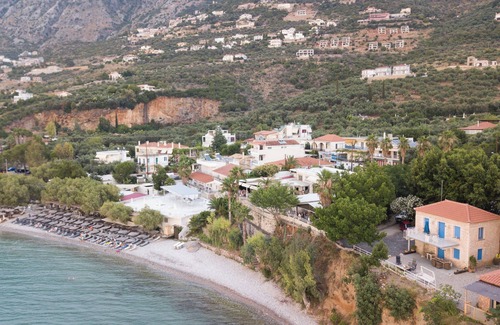 Paralia Vergas Apartment | Sand seaside retreat Apartment in Almyros, Kalamata