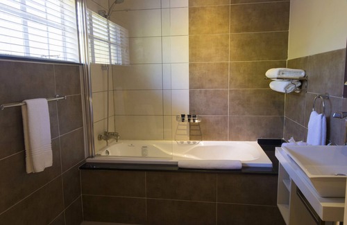 Harare Cabin | Sandalwood Lodge