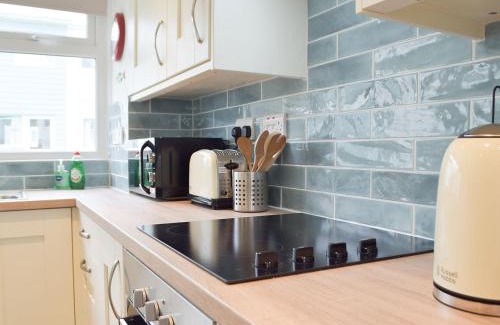 Pembroke House | Sanderling - Uk32837