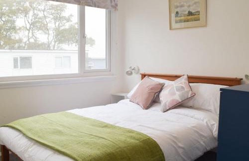 Pembroke House | Sanderling - Uk32837