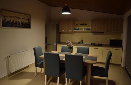 Pauleni-Ciuc Apartment | Sanderson Apartments
