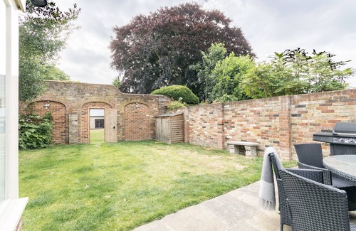 Sandwich House | SandiCottage - Charming Quintessentially English Cottage