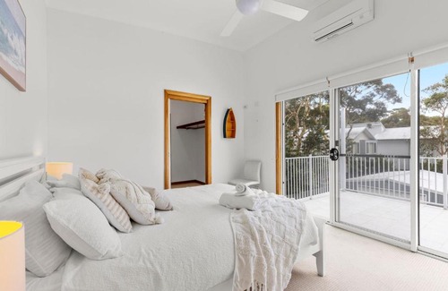Callala Beach House | Sandlewood Breeze - Pet Friendly - Community Pool