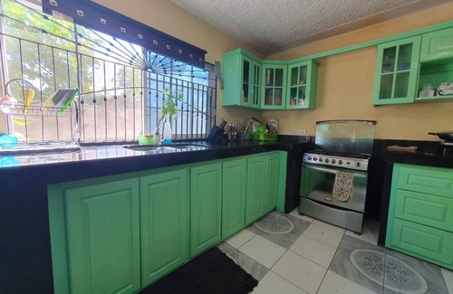 Sandy Bay House | Sandy Bay Paradise Retreat - 7 Bedrooms