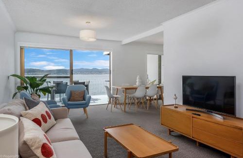 Sandy Bay Apartment | Sandy Bay Waterfront