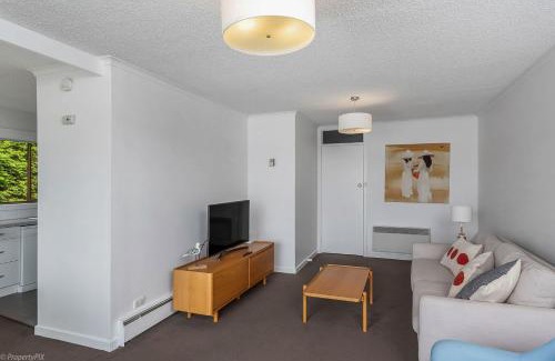 Sandy Bay Apartment | Sandy Bay Waterfront