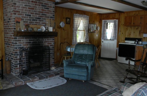 Damariscotta Cottage | Sandy Beach Cottage - Cozy cottage with beach and lake views on Pemaquid Lake