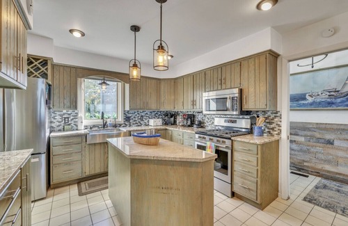Orleans House | Sandy Beach Retreat | Lakefront on Big Spirit Lake