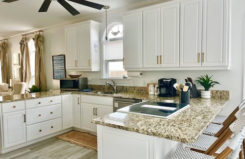 Emerald Isle House | Sandy Beaches-Soundfront/Hot tub/Boatlift/Pets ok