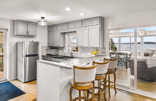 Markesan House | Sandy bottom, great for kids