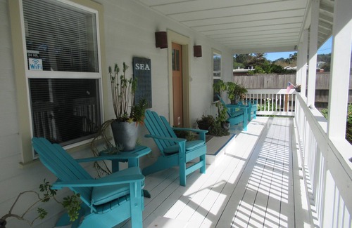 Cleone Cottage | Sandy Clove Cottage creates a private getaway with nature in Fortt Bragg.
