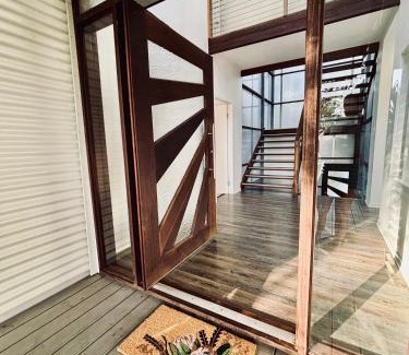Kingfisher Bay House | Sandy Escape Holiday House Kingfisher Bay Resort