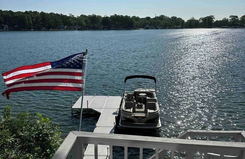 Sister Lakes House | Sandy Lakefront Home - Sister Lakes - w/Pontoon