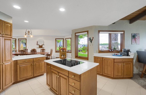 Mound House | Sandy Shore Beach House: Lake Minnetonka