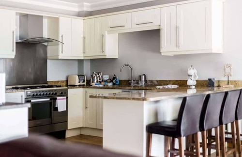 Sandbanks Condo | Sandy Shores - 2-bed flat on Sandbanks Peninsular