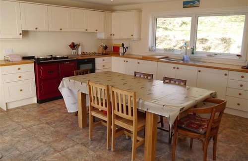Sangomore Cottage | Sangobeag - a cottage that sleeps 6 guests in 3 bedrooms