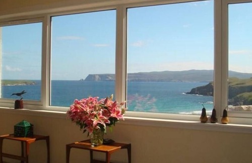 Sangomore Cottage | Sangobeag - a cottage that sleeps 6 guests in 3 bedrooms