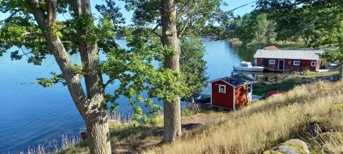 Soderkoping Municipality Bed & Breakfast | Sankt Anna Bed and Boat,