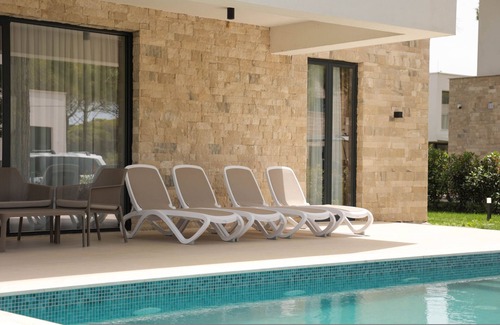 Ishem Apartment | Sanpietro Vacation Deluxe Villa