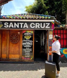 Banos de Agua Santa Hostel | Santa Cruz Backpackers Hostal