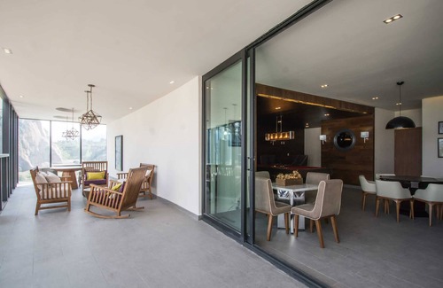 Lomas de Santa Fe Apartment | Santa Fe Place I Modern Studio in Santa Fe