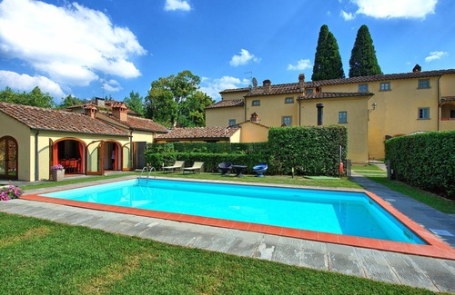 Subbiano Villa | Santa Flora - Luxury Holiday Rental with swimming pool in Cortona, Tuscany