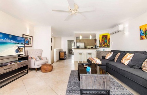Dover Condo | Sapphire Beach Condominiums by Blue Sky Luxury