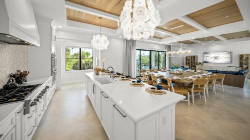 Bay Esplanade House | Sapphire Shores