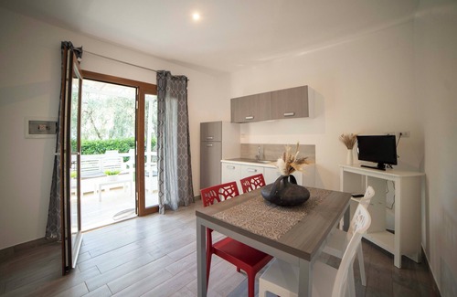 Mattinata House | "saracena" Holiday Home with Beach and Swimming Pool