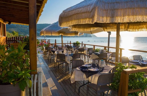 Mattinata House | "saracena" Holiday Home With Beach and Swimming Pool