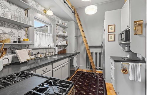 Le Roy House | Sarah’s Place