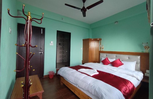 Sarangkot Hotel | Sarangkot Hotel New Galaxy