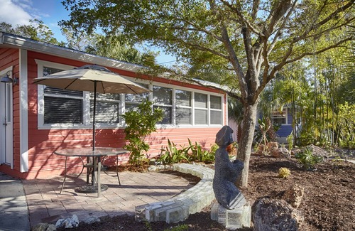 Laurel Park Cottage | SarasotaCottageRentals ~ Authentic FL, Enchanting Downtown Historic Laurel Park
