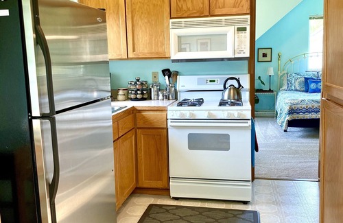 Langley Cottage | Saratoga Guest Cottage. Quiet & Tranquil Hideaway, Mountain & Ocean View