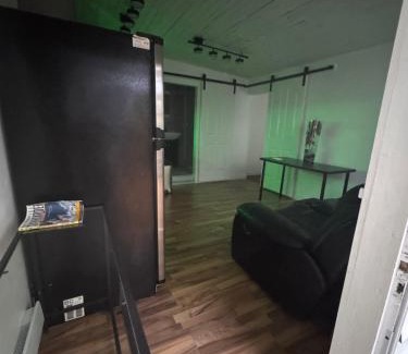 Coquitlam Apartment | Sasha-Home 538 Brookmere Ave