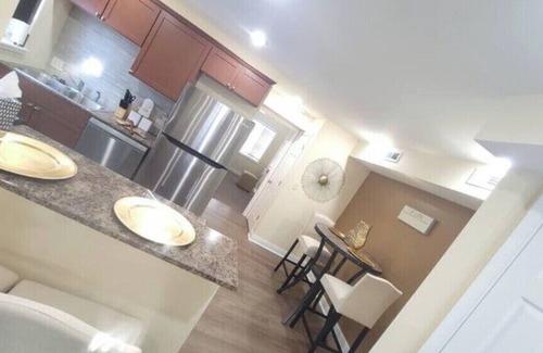 Mount Auburn Apartment | Sassy Cincy #1