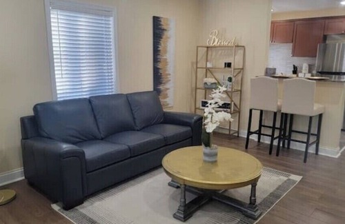 Mount Auburn Apartment | Sassy Cincy #1