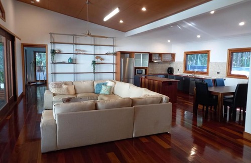 Rainbow Beach House | Satinwood 21